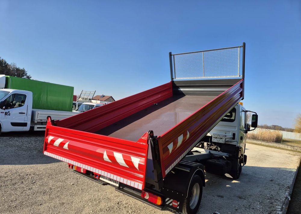 Nissan Atleon 56.13 3.0 130KM - Billenőplatós kisteherautó: 4 kép. Nissan Atleon 56.13 3.0 130KM - Billenőplatós kisteherautó: 4 kép.