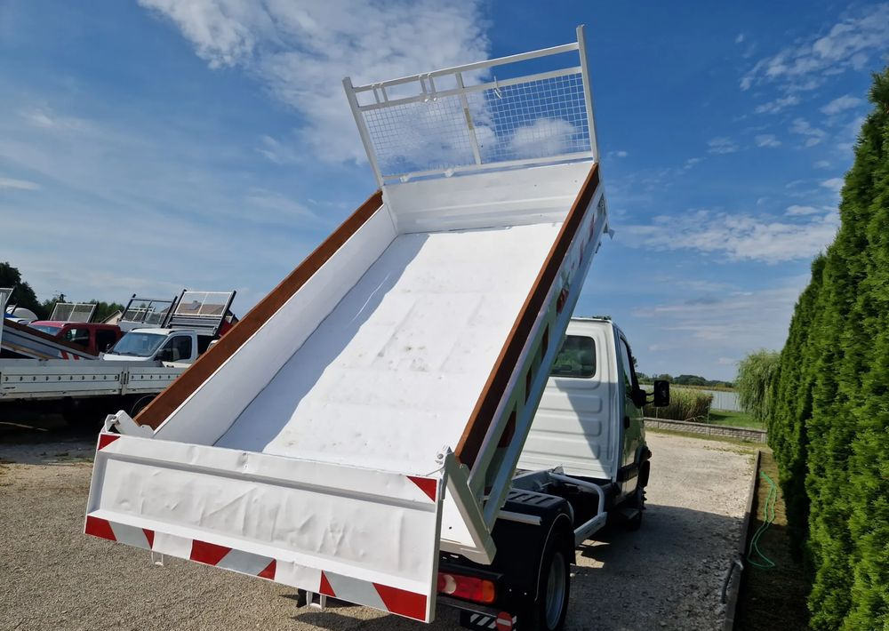 Renault Mascott 3.0 DXI - Billenőplatós kisteherautó: 4 kép. Renault Mascott 3.0 DXI - Billenőplatós kisteherautó: 4 kép.