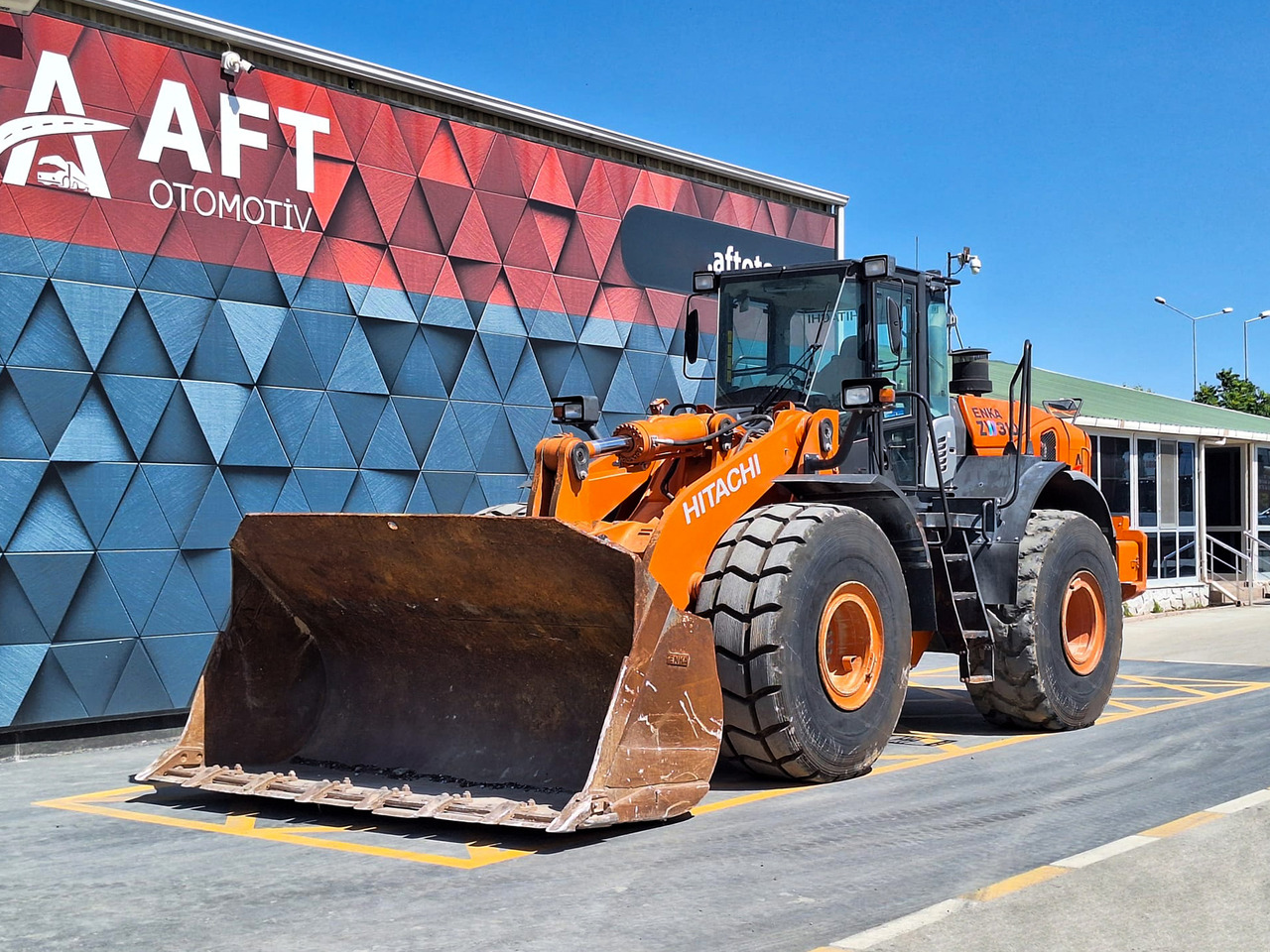 HITACHI ZW 310-5A - Gumikerekes homlokrakodó: 1 kép. HITACHI ZW 310-5A - Gumikerekes homlokrakodó: 1 kép.