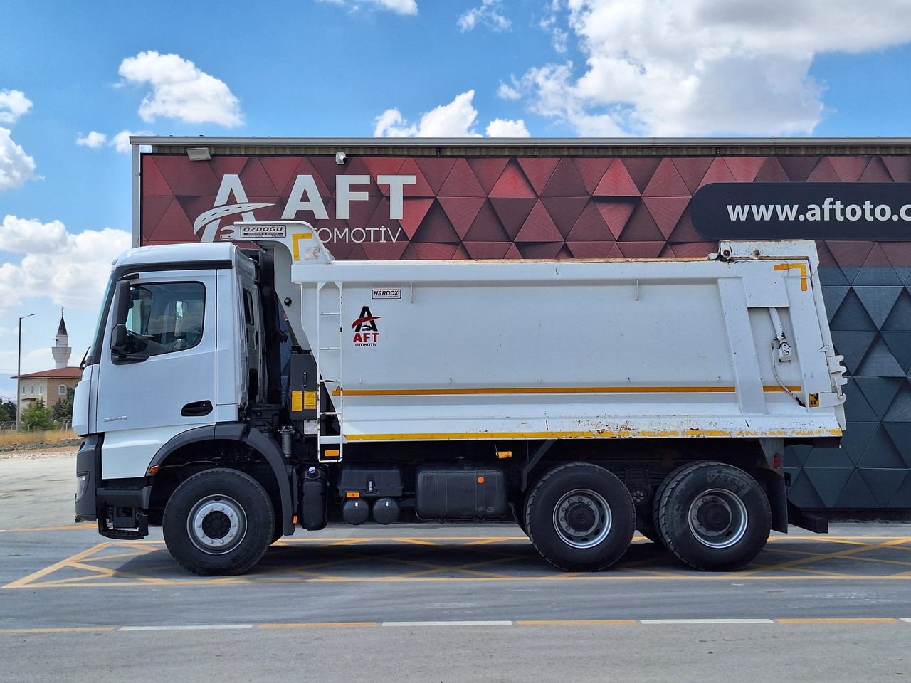 MERCEDES-BENZ AROCS 3345 - Billenőplatós teherautó: 5 kép. MERCEDES-BENZ AROCS 3345 - Billenőplatós teherautó: 5 kép.