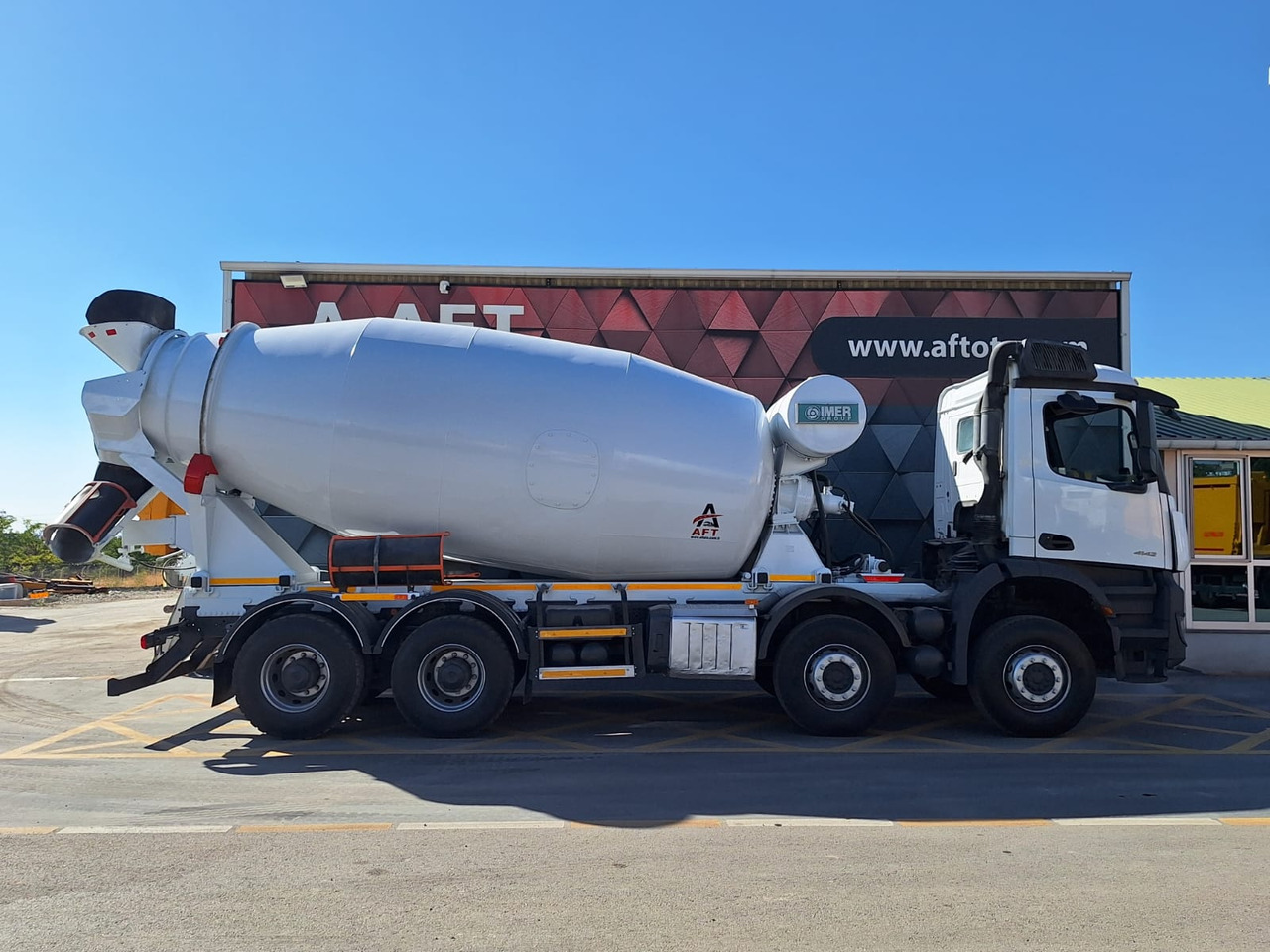 MERCEDES-BENZ AROCS 4142 - Betonkeverő: 4 kép. MERCEDES-BENZ AROCS 4142 - Betonkeverő: 4 kép.