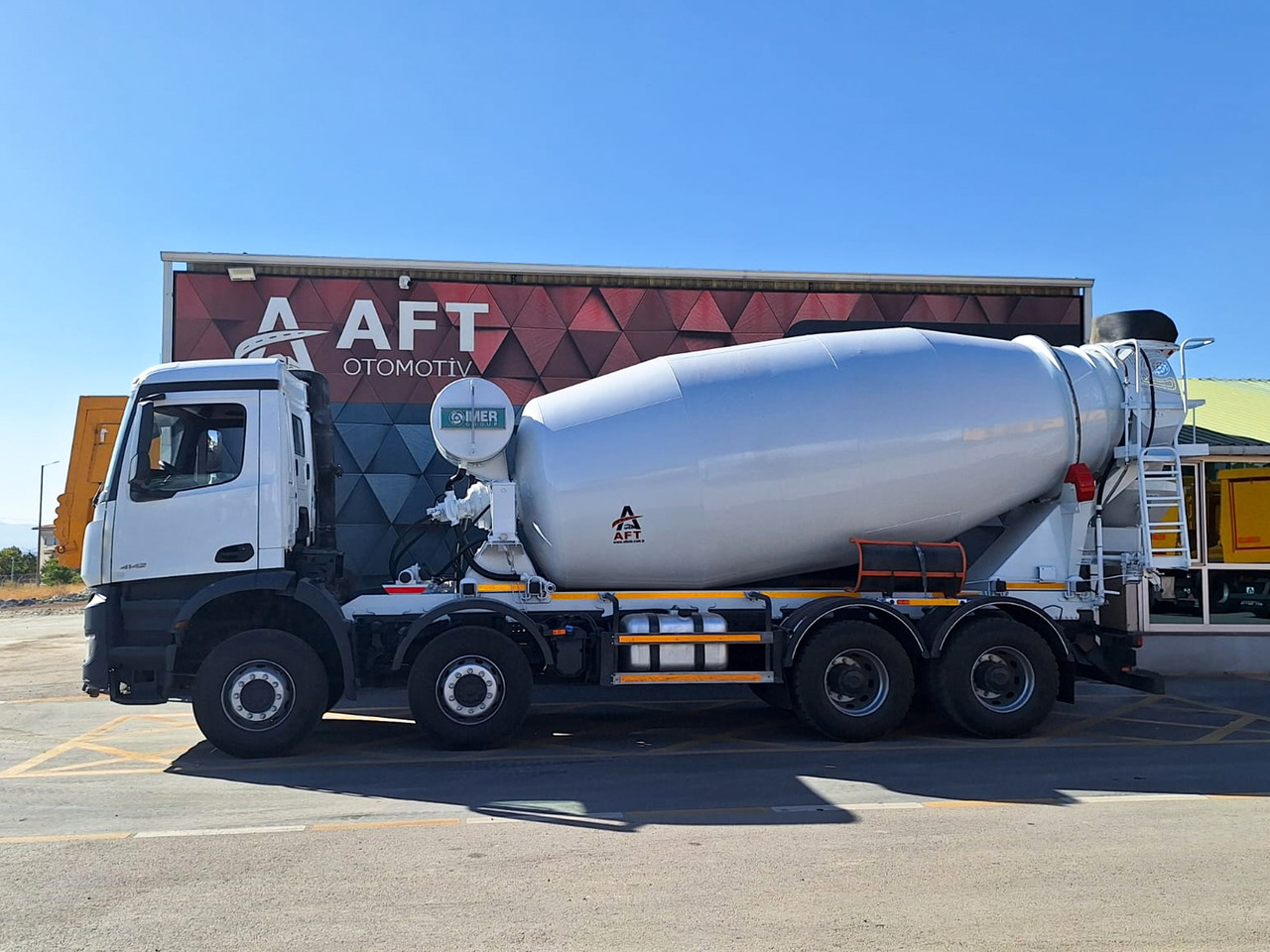 MERCEDES-BENZ AROCS 4142 - Betonkeverő: 5 kép. MERCEDES-BENZ AROCS 4142 - Betonkeverő: 5 kép.
