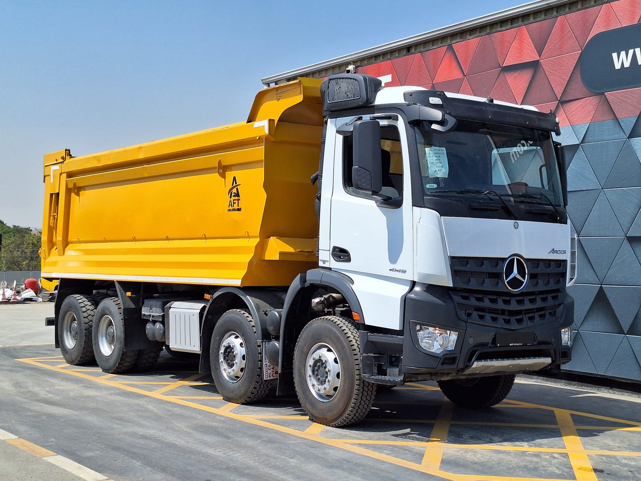 MERCEDES-BENZ AROCS 4148 - Billenőplatós teherautó: 3 kép. MERCEDES-BENZ AROCS 4148 - Billenőplatós teherautó: 3 kép.