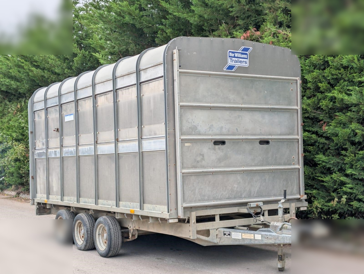 2004 IFOR WILLIAMS DP120G - Pótkocsi állatszállító: 2 kép. 2004 IFOR WILLIAMS DP120G - Pótkocsi állatszállító: 2 kép.
