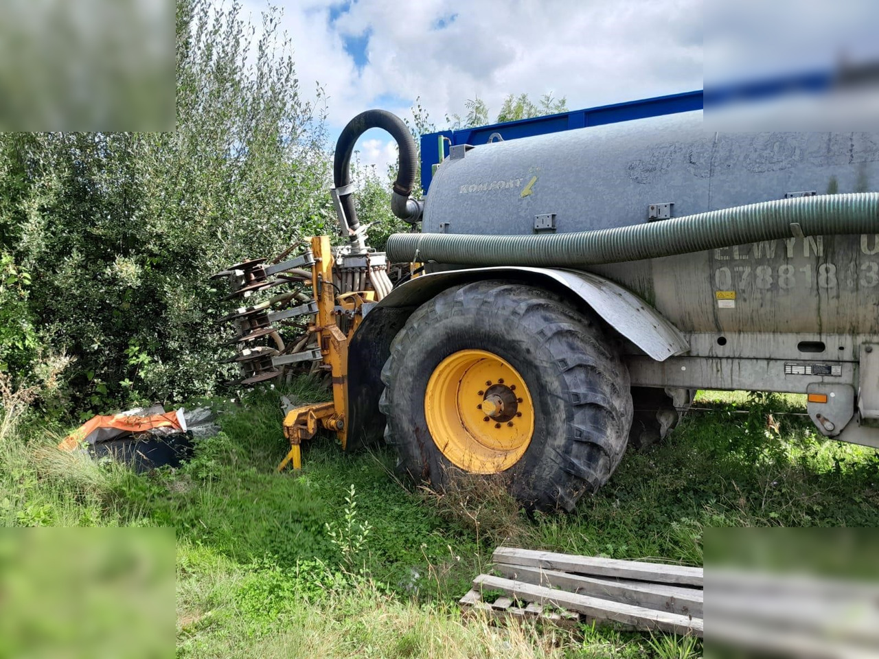 2006 JOSKIN KOMFORT 2 10000S - Szippantó tartálykocsi: 2 kép. 2006 JOSKIN KOMFORT 2 10000S - Szippantó tartálykocsi: 2 kép.