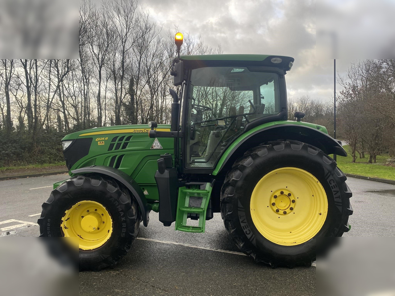 Traktor 2012 JOHN DEERE 6125R: 14 kép.
