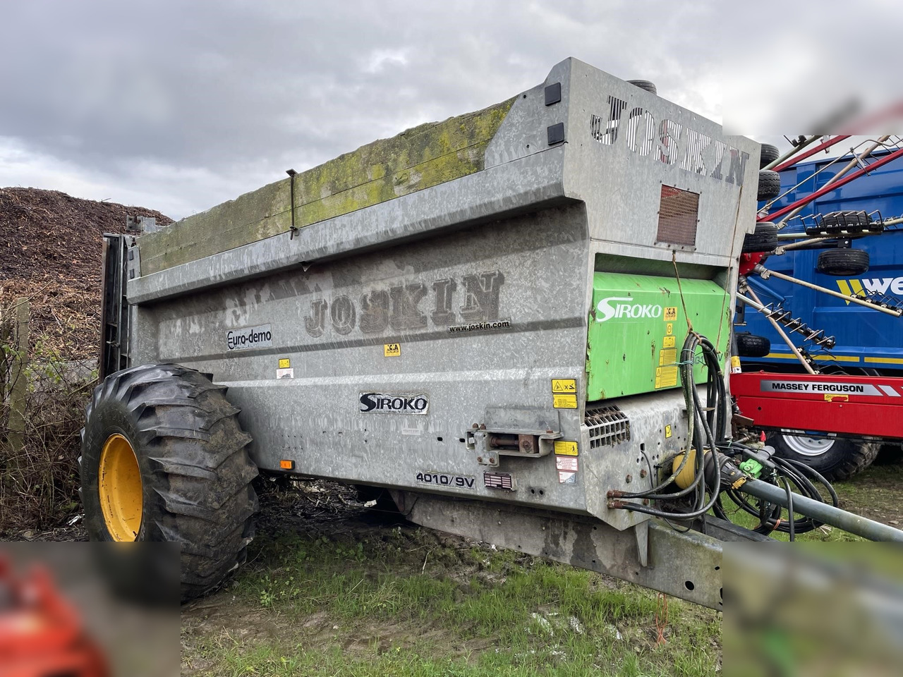 2012 JOSKIN SIROKO 4010/9V - Szervestrágyaszóró: 2 kép. 2012 JOSKIN SIROKO 4010/9V - Szervestrágyaszóró: 2 kép.