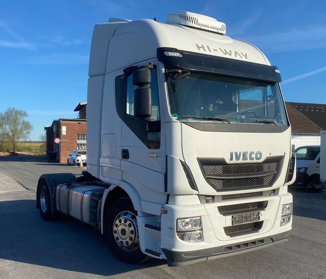 Iveco Stralis 480 E6 Intarder orig. km - Nyergesvontató: 2 kép. Iveco Stralis 480 E6 Intarder orig. km - Nyergesvontató: 2 kép.