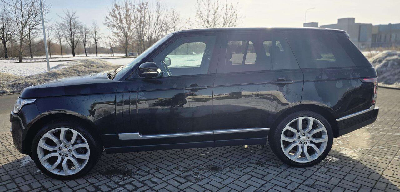 Land Rover Range Rover - Terepjáró/ SUV: 4 kép. Land Rover Range Rover - Terepjáró/ SUV: 4 kép.