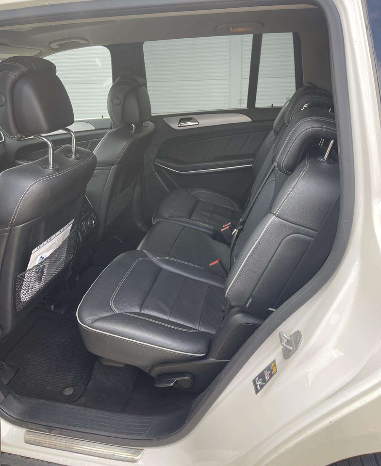 Mercedes-Benz GL350 - Terepjáró/ SUV: 5 kép. Mercedes-Benz GL350 - Terepjáró/ SUV: 5 kép.