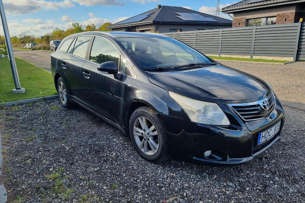 Toyota Avensis - Kombi: 2 kép. Toyota Avensis - Kombi: 2 kép.
