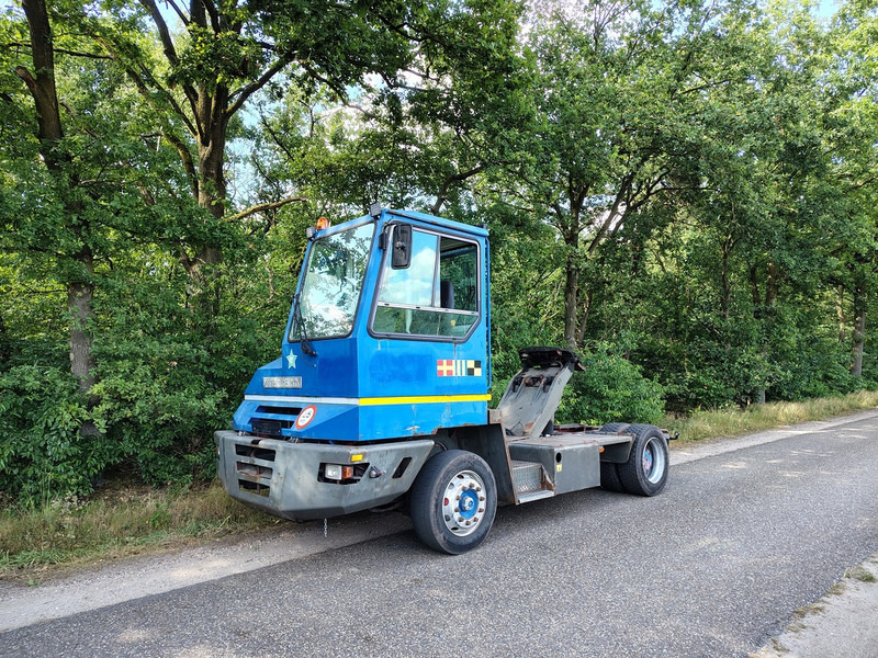 Terberg Yt180 - Terminál targoncá: 1 kép. Terberg Yt180 - Terminál targoncá: 1 kép.