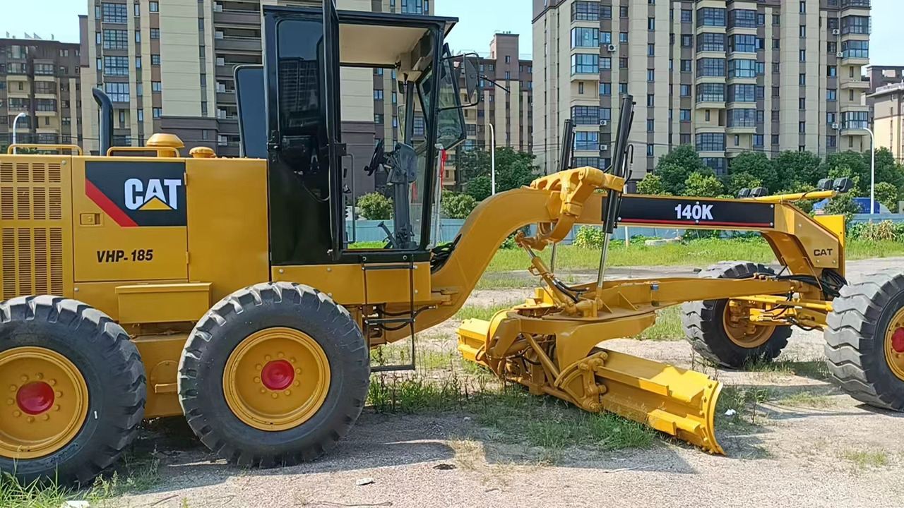 CATERPILLAR 140K used motor grader low price - Gréder: 2 kép. CATERPILLAR 140K used motor grader low price - Gréder: 2 kép.