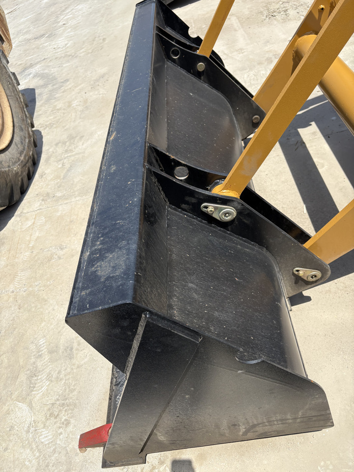 CATERPILLAR 420F discount hot sale backhoe loader jcb - Kotrórakodó: 3 kép. CATERPILLAR 420F discount hot sale backhoe loader jcb - Kotrórakodó: 3 kép.