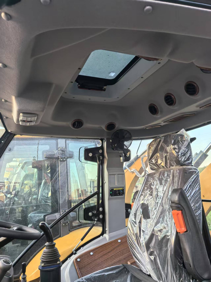 CATERPILLAR 426F new backhoe loader 2025 hot sale jcb - Kotrórakodó: 5 kép. CATERPILLAR 426F new backhoe loader 2025 hot sale jcb - Kotrórakodó: 5 kép.