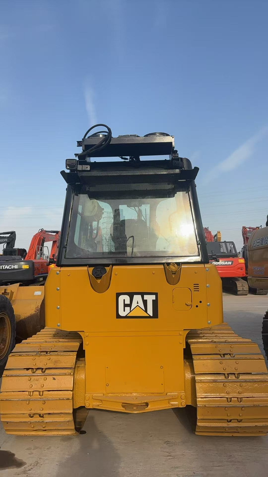 CATERPILLAR D5k diesel compact precision fuel-efficient cater bulldozer - Buldózer: 4 kép. CATERPILLAR D5k diesel compact precision fuel-efficient cater bulldozer - Buldózer: 4 kép.