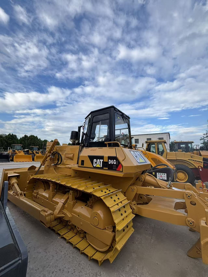 CATERPILLAR D6G - Buldózer: 5 kép. CATERPILLAR D6G - Buldózer: 5 kép.