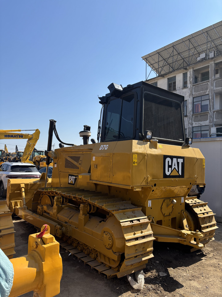 CATERPILLAR D7G - Buldózer: 5 kép. CATERPILLAR D7G - Buldózer: 5 kép.
