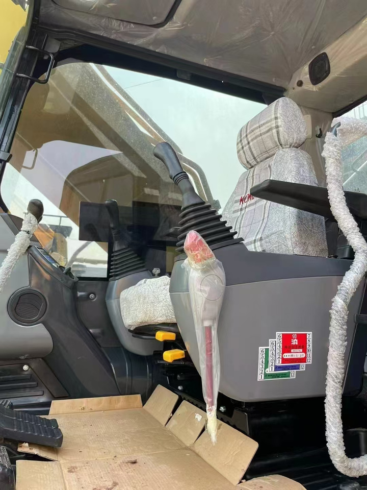 KOMATSU pc350-8 35 tons excavator Japan original - Lánctalpas kotró: 5 kép. KOMATSU pc350-8 35 tons excavator Japan original - Lánctalpas kotró: 5 kép.