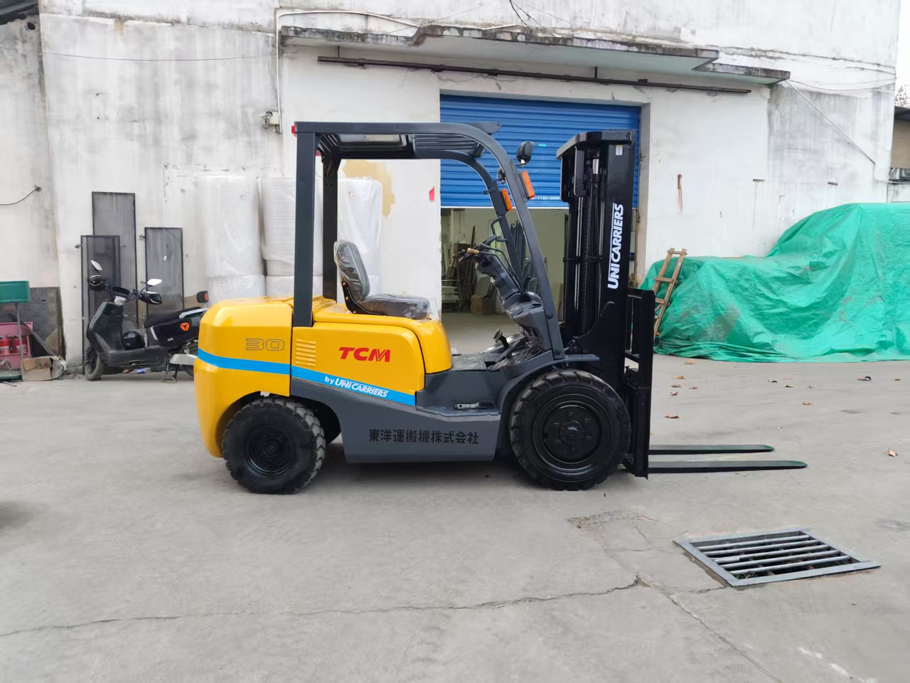 TCM FD30 Japan brand used 3 ton diesel forklift Customizable mast clamps - Dízel targonca: 1 kép. TCM FD30 Japan brand used 3 ton diesel forklift Customizable mast clamps - Dízel targonca: 1 kép.
