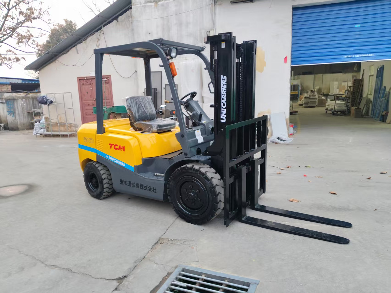 TCM FD30 Japan brand used 3 ton diesel forklift Customizable mast clamps - Dízel targonca: 5 kép. TCM FD30 Japan brand used 3 ton diesel forklift Customizable mast clamps - Dízel targonca: 5 kép.