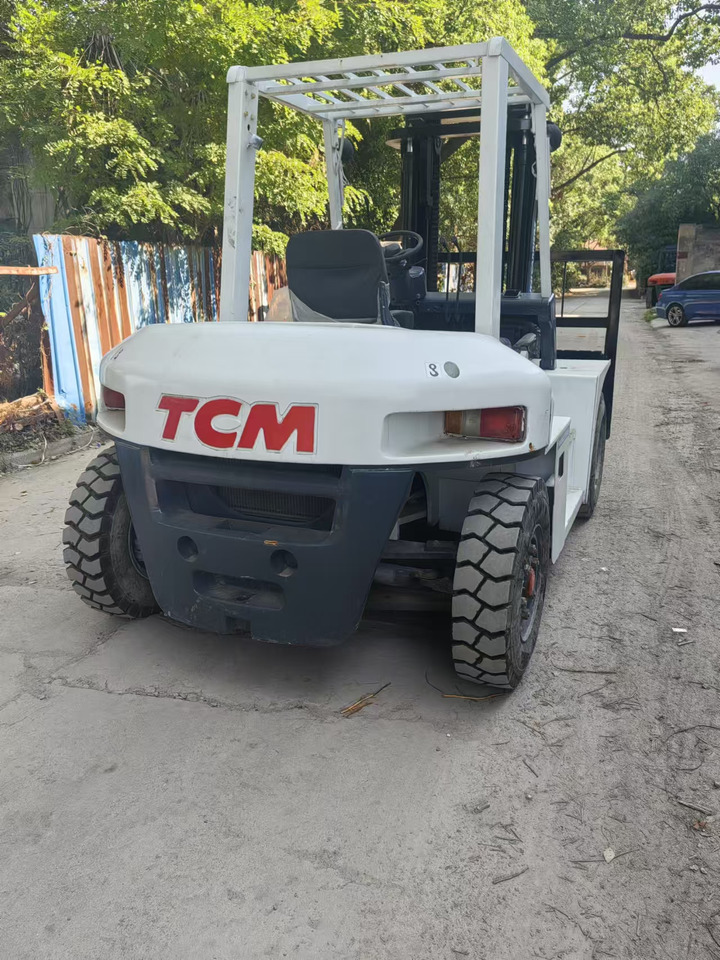 TCM FD50 Japan brand used 5 ton diesel forklift Customizable mast clamps - Dízel targonca: 2 kép. TCM FD50 Japan brand used 5 ton diesel forklift Customizable mast clamps - Dízel targonca: 2 kép.