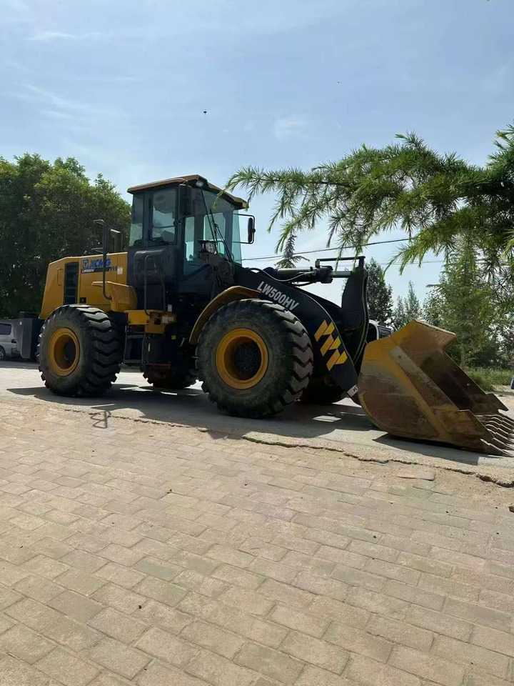 XCMG LW500HV used front loader made in china - Gumikerekes homlokrakodó: 4 kép. XCMG LW500HV used front loader made in china - Gumikerekes homlokrakodó: 4 kép.