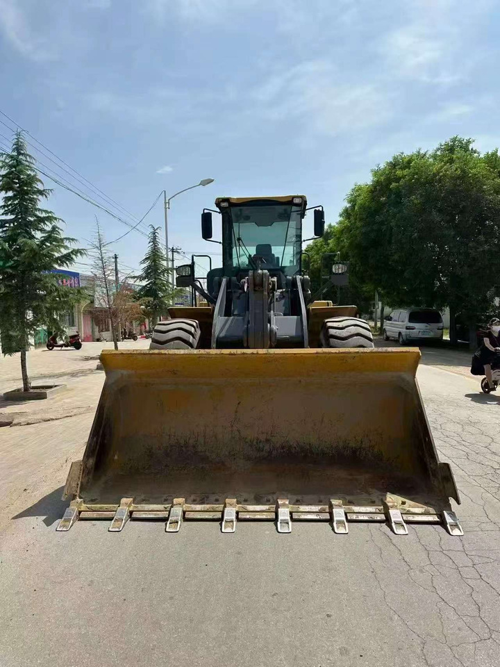 XCMG LW500HV used front loader made in china - Gumikerekes homlokrakodó: 5 kép. XCMG LW500HV used front loader made in china - Gumikerekes homlokrakodó: 5 kép.