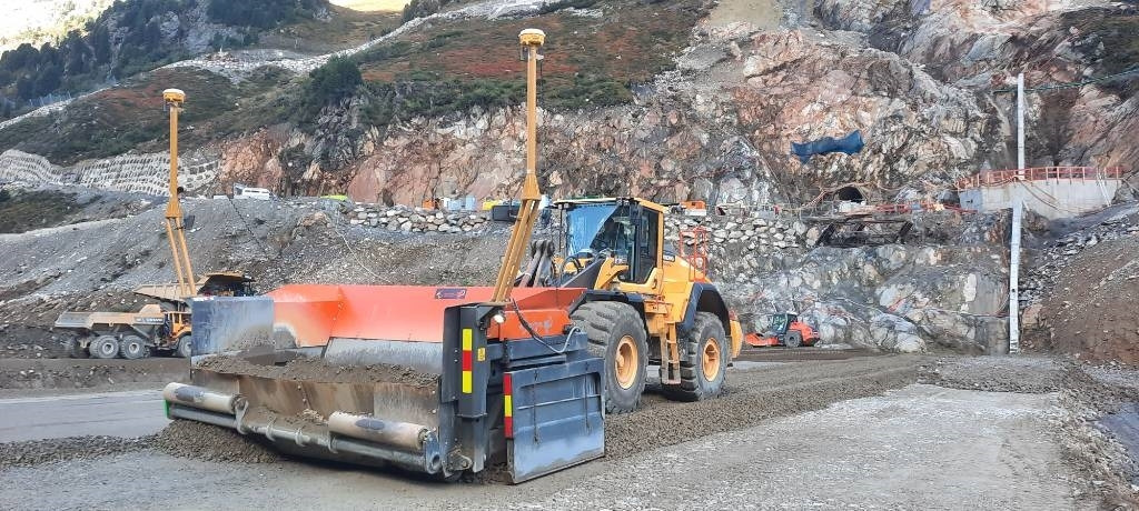 Reptail LM - Gréder: 4 kép. Reptail LM - Gréder: 4 kép.