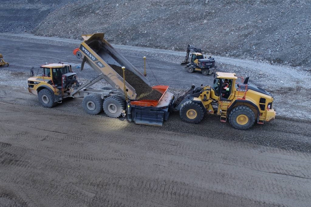 Reptail LM - Gréder: 2 kép. Reptail LM - Gréder: 2 kép.