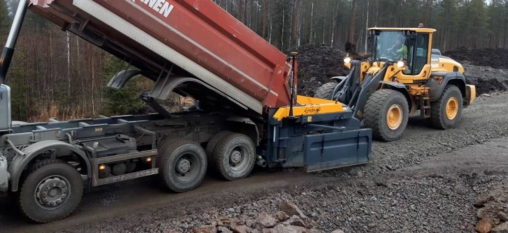 Reptail MM - Gréder: 2 kép. Reptail MM - Gréder: 2 kép.