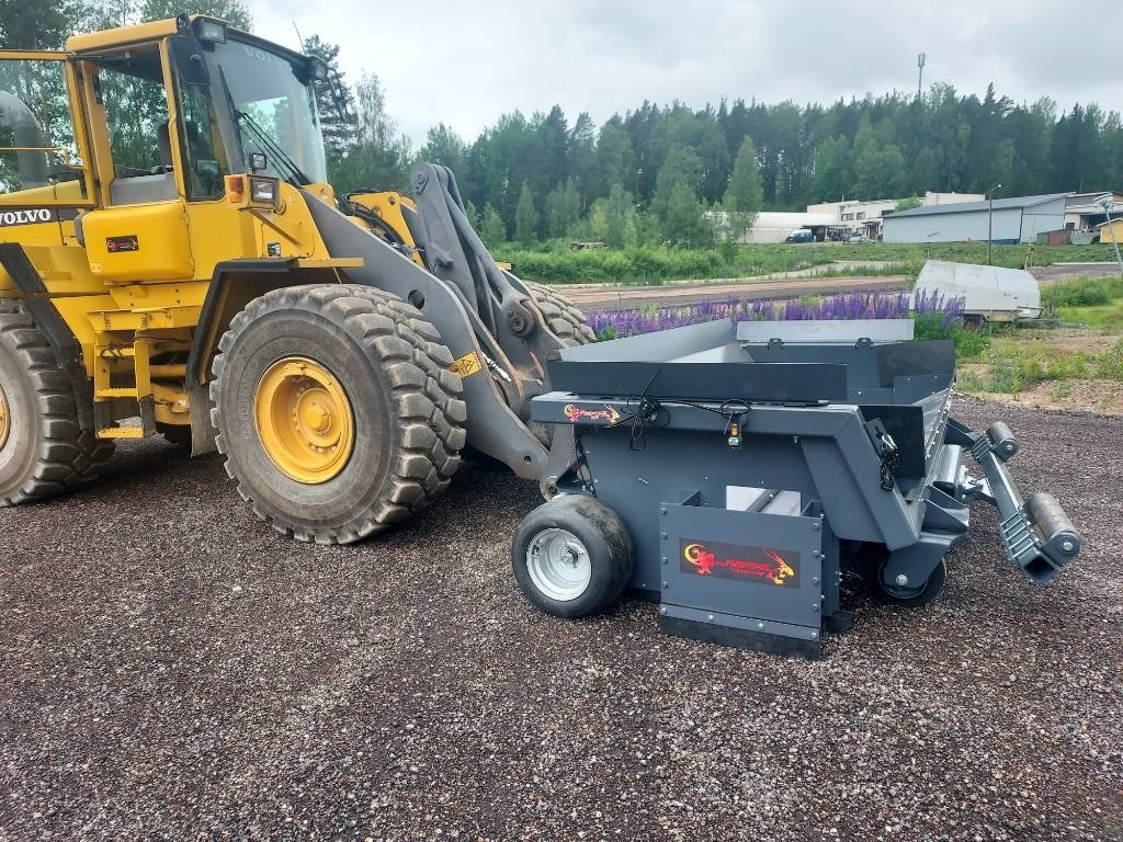 Reptail Road widener - Gréder: 2 kép. Reptail Road widener - Gréder: 2 kép.