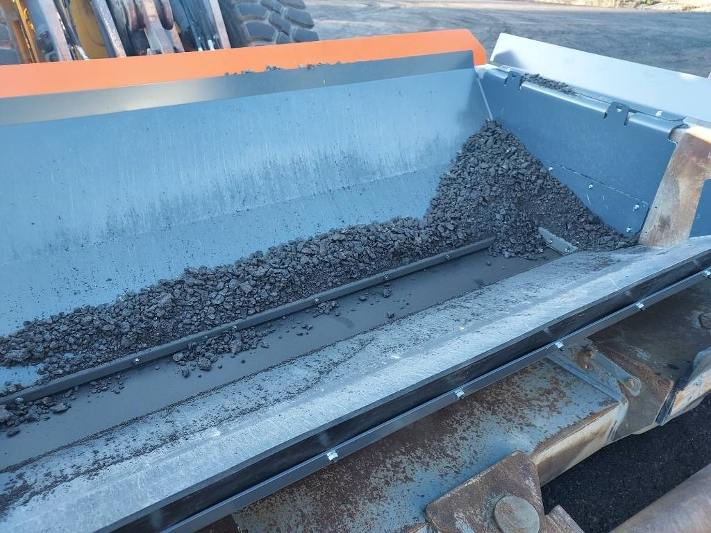 Reptail Road widener - Gréder: 5 kép. Reptail Road widener - Gréder: 5 kép.