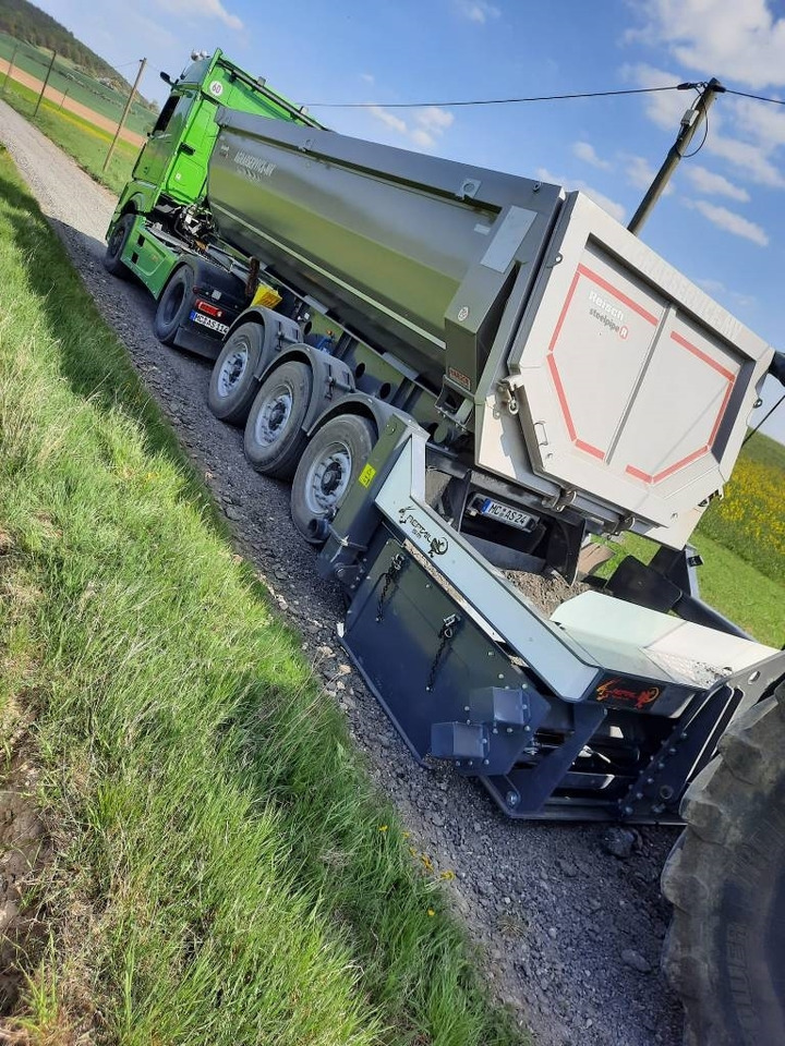 Reptail SM - Gréder: 4 kép. Reptail SM - Gréder: 4 kép.