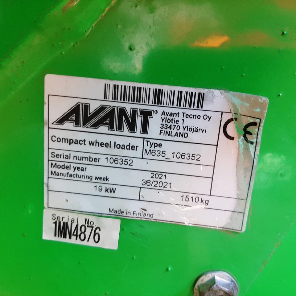 Derékcsuklós rakodó Avant 635: 7 kép.