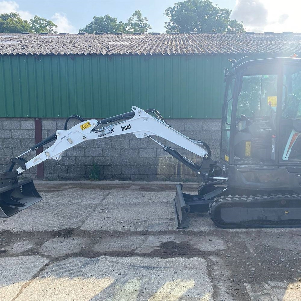 Bobcat E 27z - Minikotró: 3 kép. Bobcat E 27z - Minikotró: 3 kép.