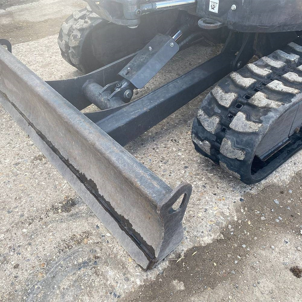 Bobcat E 27z - Minikotró: 4 kép. Bobcat E 27z - Minikotró: 4 kép.