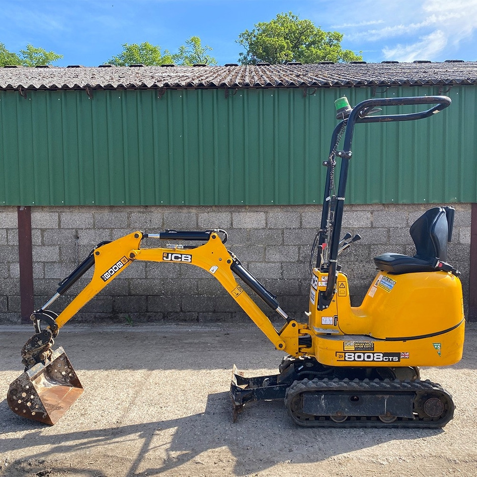 JCB 8008 - Minikotró: 1 kép. JCB 8008 - Minikotró: 1 kép.
