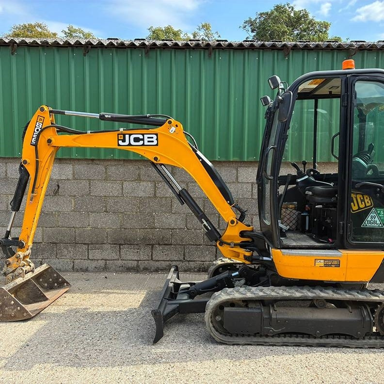 JCB 8026 - Minikotró: 1 kép. JCB 8026 - Minikotró: 1 kép.
