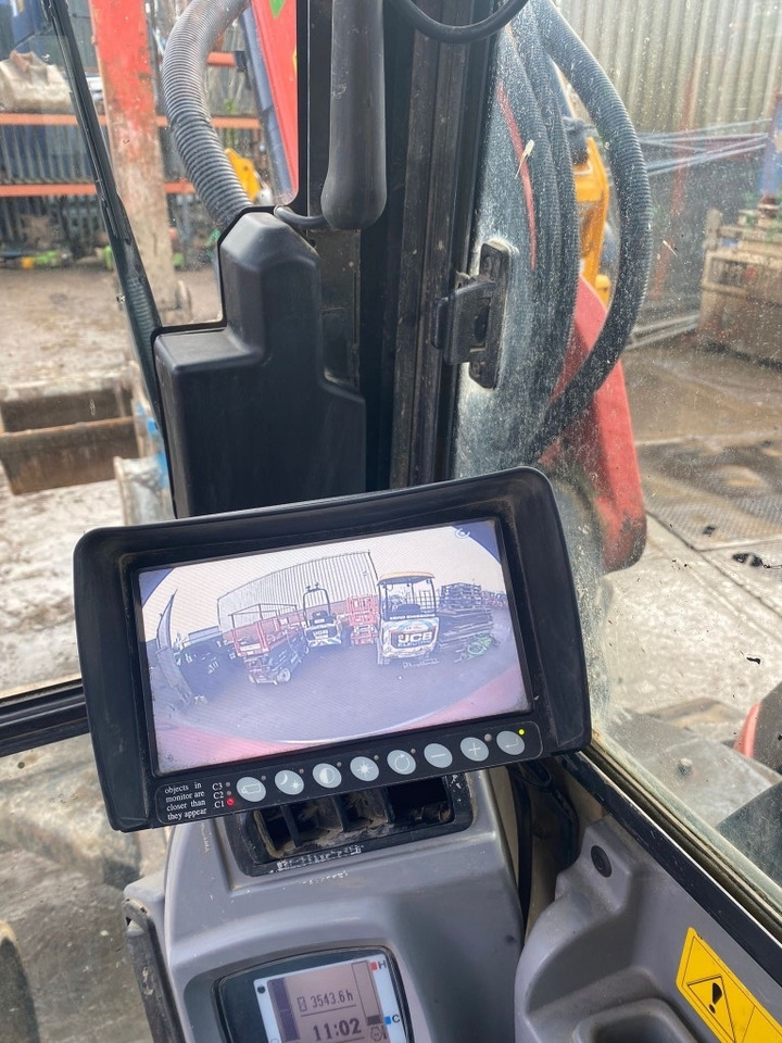 Kubota KX 080-4 - Minikotró: 4 kép. Kubota KX 080-4 - Minikotró: 4 kép.