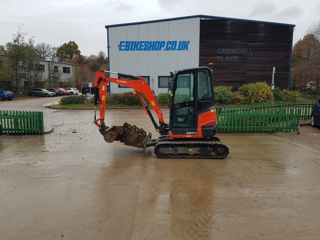 Kubota U27-4 - Minikotró: 2 kép. Kubota U27-4 - Minikotró: 2 kép.