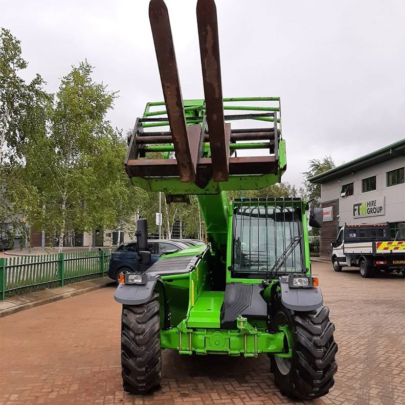 Merlo TF 30.9 - Teleszkópos rakodó: 3 kép. Merlo TF 30.9 - Teleszkópos rakodó: 3 kép.