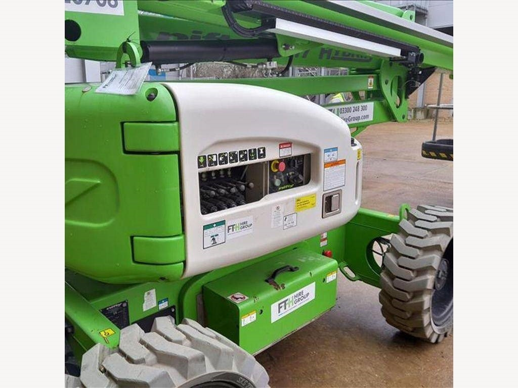 Niftylift HR 17 - Személyemelő: 5 kép. Niftylift HR 17 - Személyemelő: 5 kép.