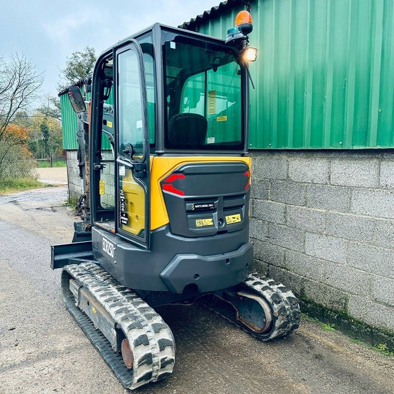 Volvo ECR25D - Minikotró: 5 kép. Volvo ECR25D - Minikotró: 5 kép.