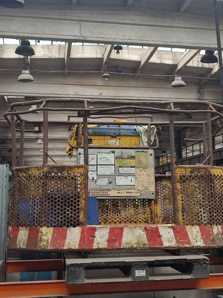 Aichi SR 182  - Teleszkópos emelő: 5 kép. Aichi SR 182  - Teleszkópos emelő: 5 kép.