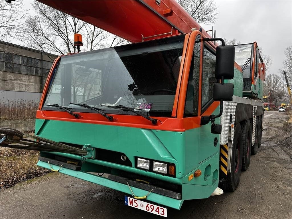 Demag TEREX DEMAG AC100/4L - Terepjáró autódaru: 2 kép. Demag TEREX DEMAG AC100/4L - Terepjáró autódaru: 2 kép.