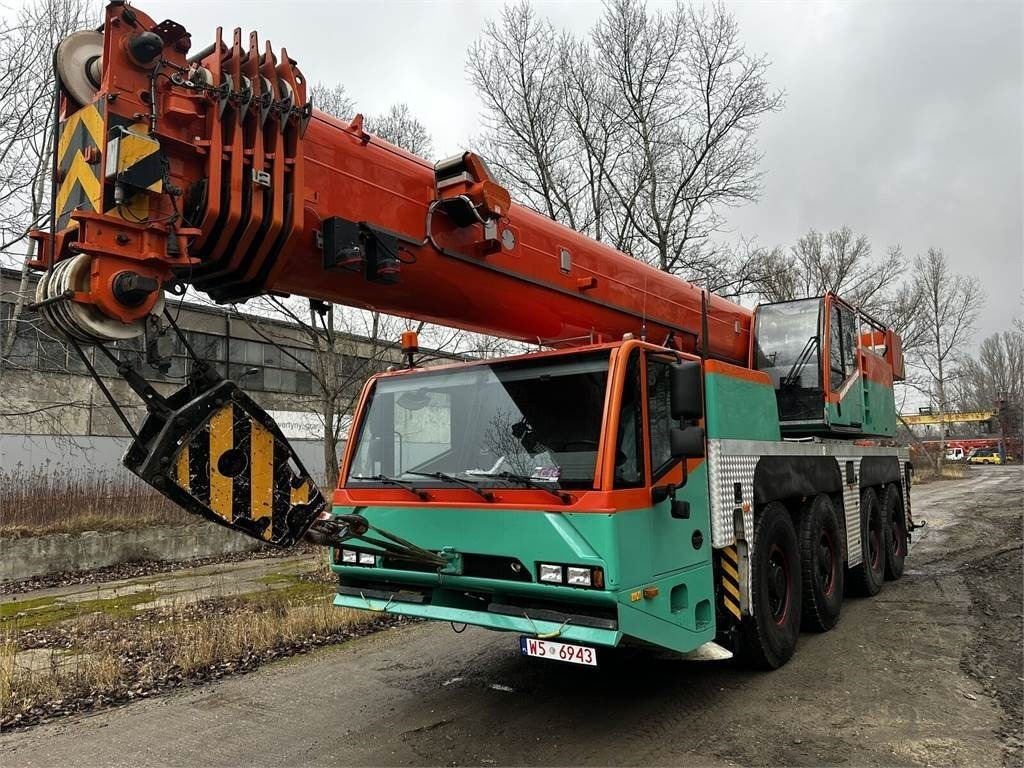 Demag TEREX DEMAG AC100/4L - Terepjáró autódaru: 4 kép. Demag TEREX DEMAG AC100/4L - Terepjáró autódaru: 4 kép.