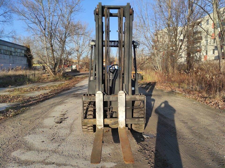 Yale GLP110MJN - Gázüzemű targonca: 5 kép. Yale GLP110MJN - Gázüzemű targonca: 5 kép.