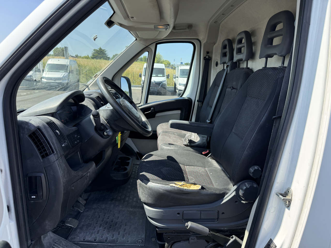 CITROËN Jumper - Furgon: 5 kép. CITROËN Jumper - Furgon: 5 kép.