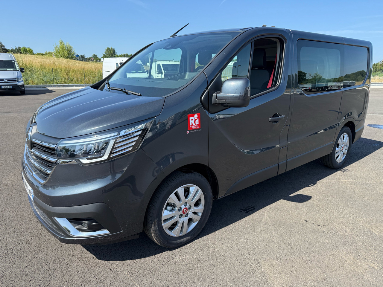 RENAULT Trafic - Furgon: 2 kép. RENAULT Trafic - Furgon: 2 kép.